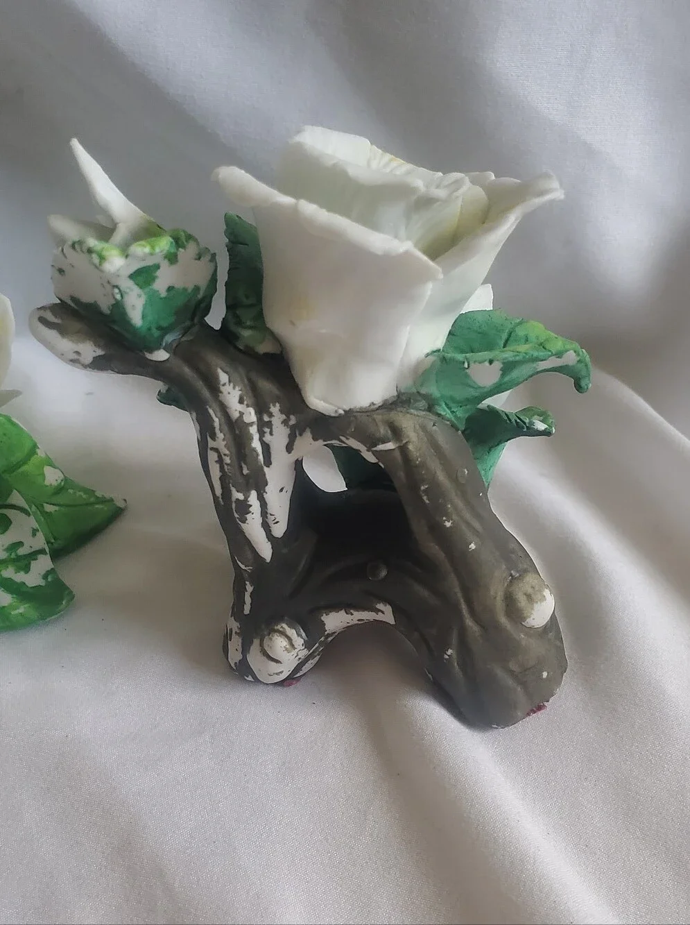Capodimonte Style Vtg White Porcelain Ceramic Floral Accent Pair Green Leaves